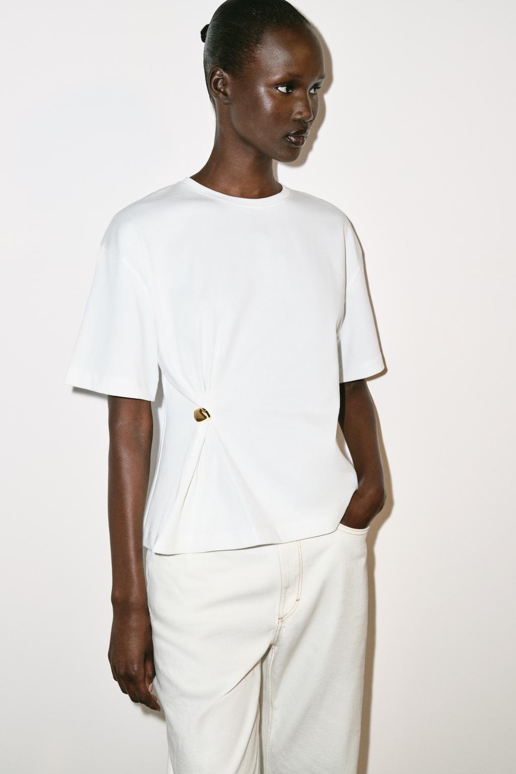 ФУТБОЛКА ИЗ ПЛОТНОГО ХЛОПКА С АППЛИКАЦИЕЙ