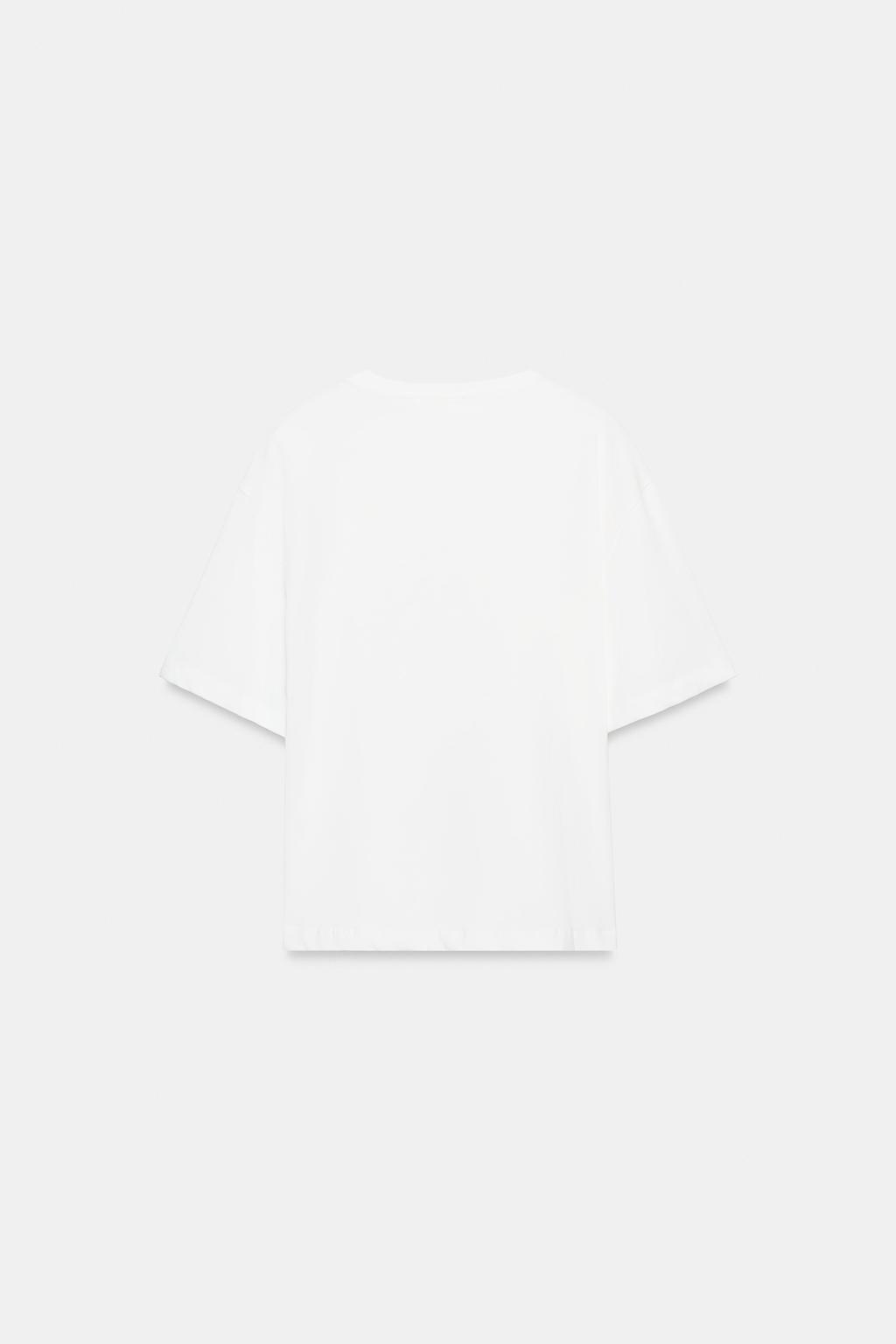 ФУТБОЛКА ИЗ ПЛОТНОГО ХЛОПКА С АППЛИКАЦИЕЙ