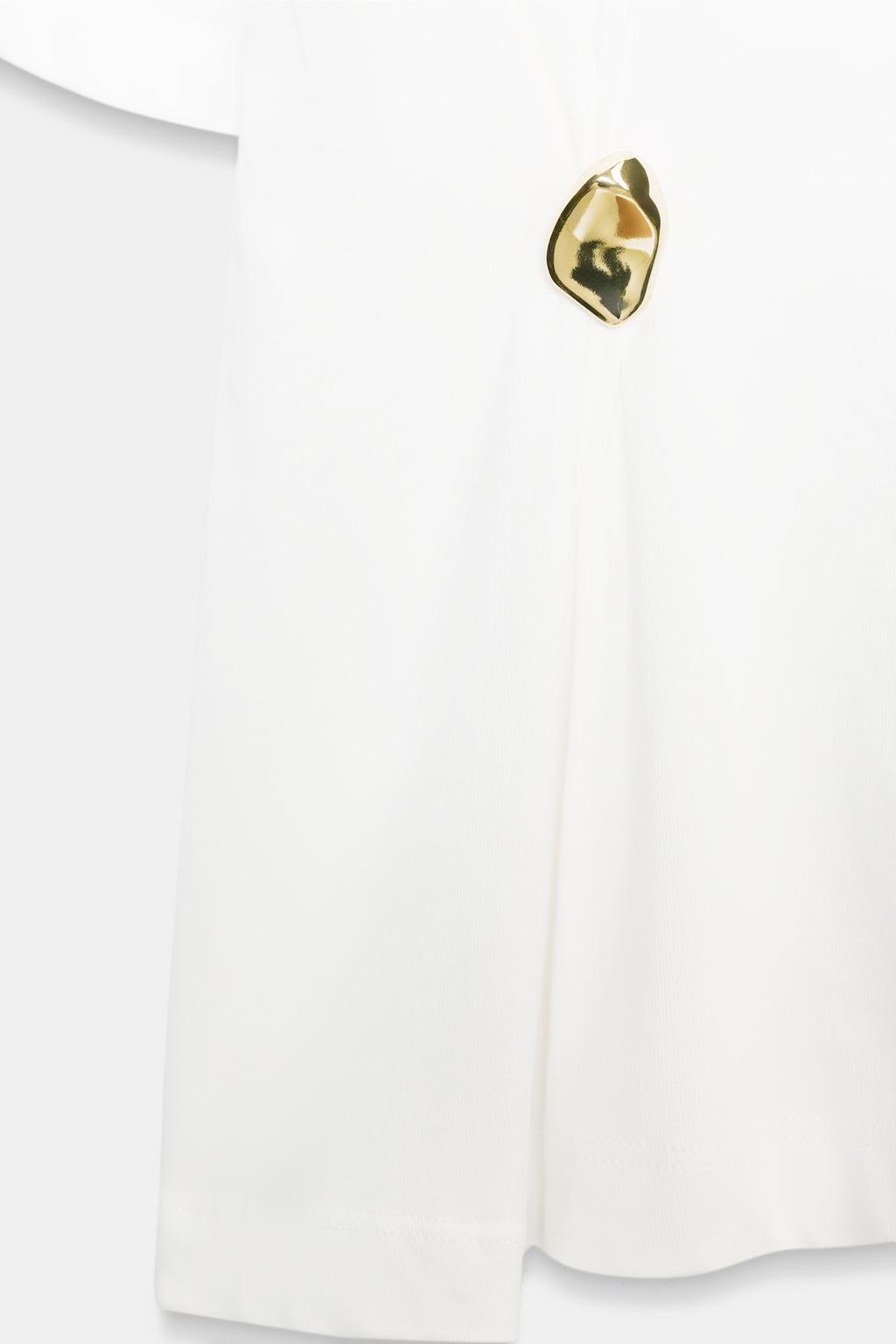 ФУТБОЛКА ИЗ ПЛОТНОГО ХЛОПКА С АППЛИКАЦИЕЙ