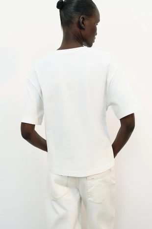 Футболка из плотного хлопка с аппликацией- Заказать в России