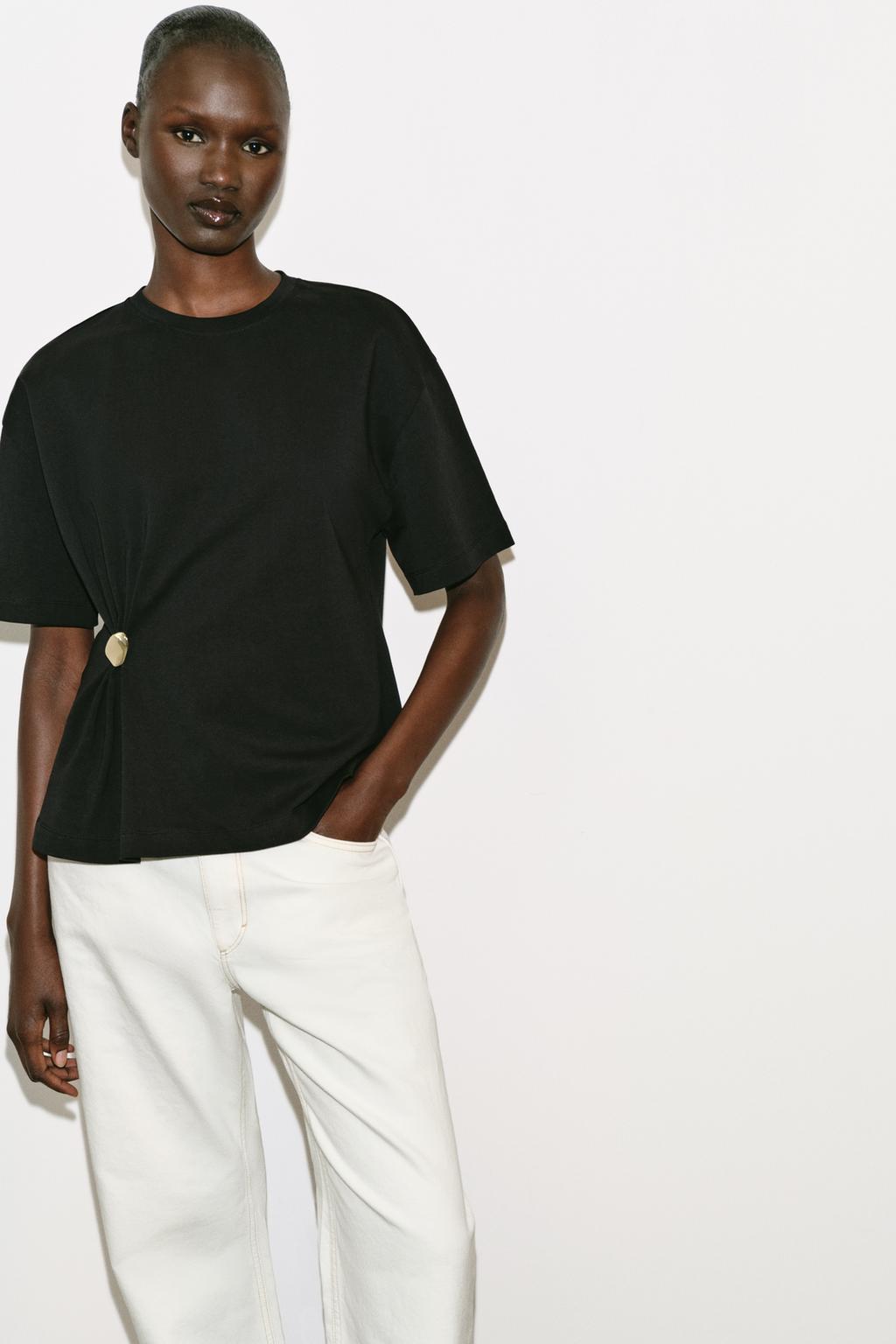 ФУТБОЛКА ИЗ ПЛОТНОГО ХЛОПКА С АППЛИКАЦИЕЙ