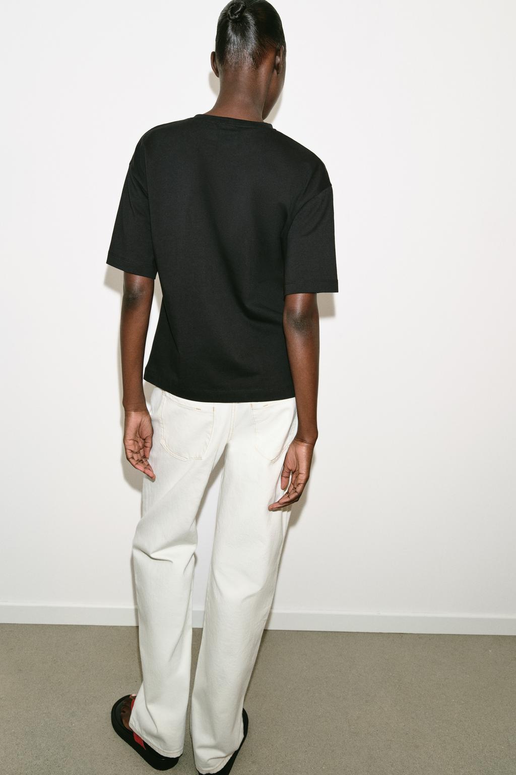 ФУТБОЛКА ИЗ ПЛОТНОГО ХЛОПКА С АППЛИКАЦИЕЙ