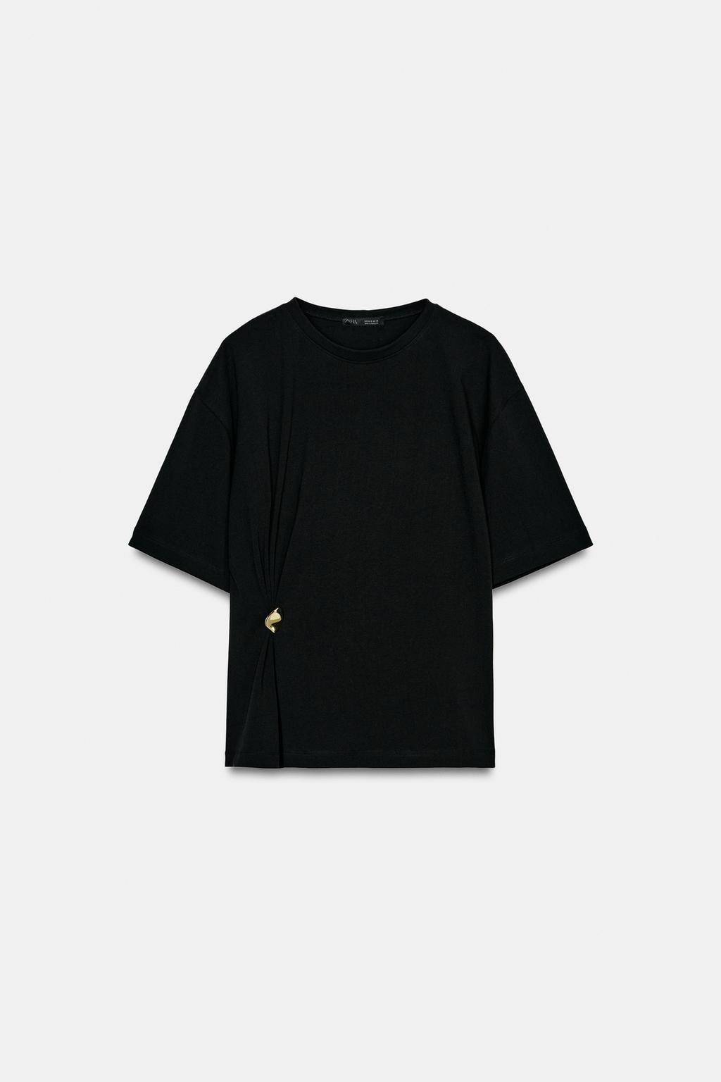 ФУТБОЛКА ИЗ ПЛОТНОГО ХЛОПКА С АППЛИКАЦИЕЙ