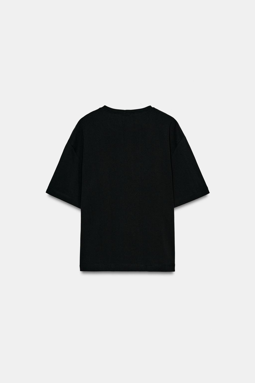 ФУТБОЛКА ИЗ ПЛОТНОГО ХЛОПКА С АППЛИКАЦИЕЙ