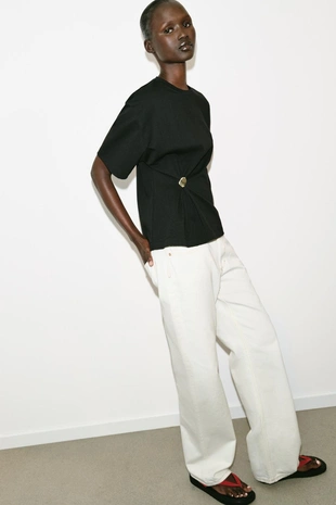 Футболка из плотного хлопка с аппликацией- Заказать в России