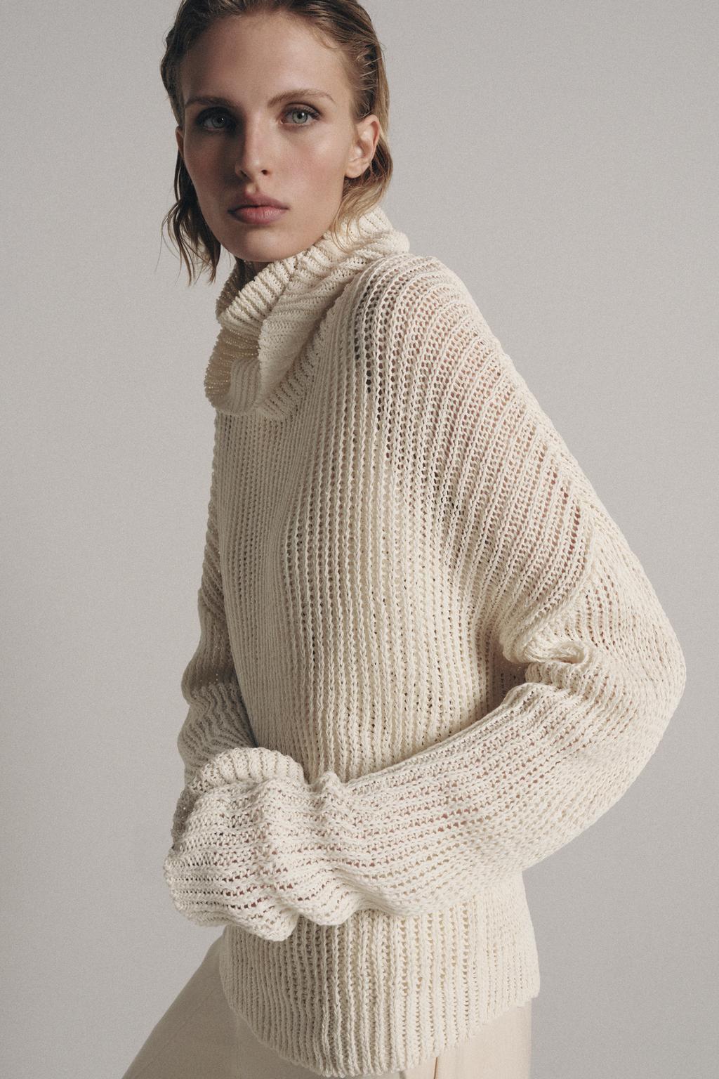 УКОРОЧЕННЫЙ СВИТЕР С ВОРОТНИКОМ-СТОЙКОЙ