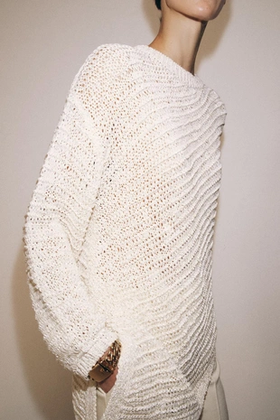 Асимметричный свитер оверсайз- Заказать в России