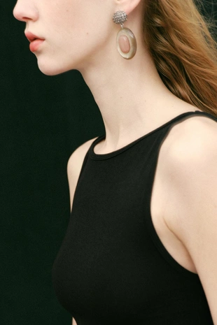 Серьги с блестящим камнем- Заказать в России