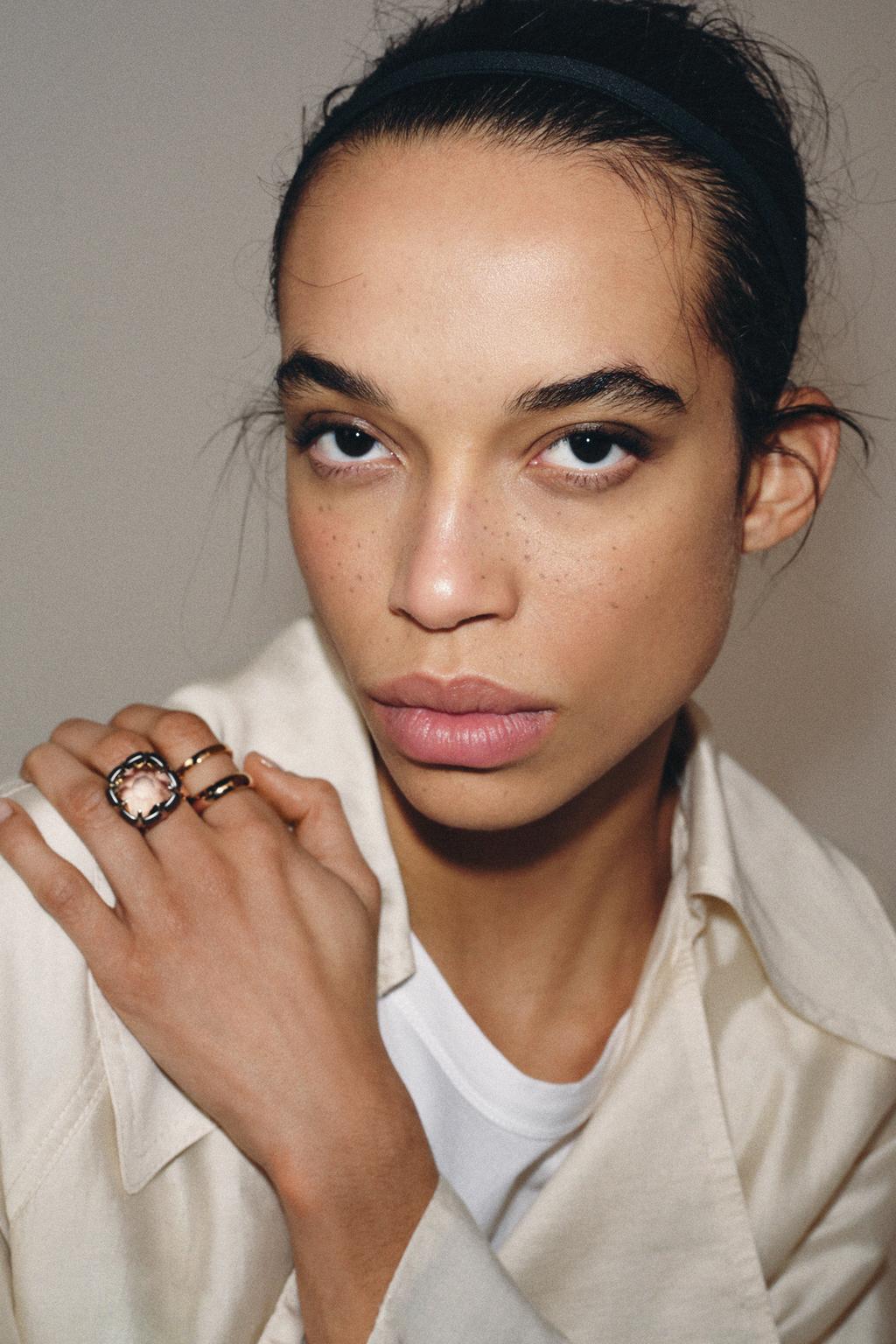 НАБОР ИЗ ТРЕХ КОЛЕЦ С КАМНЕМ