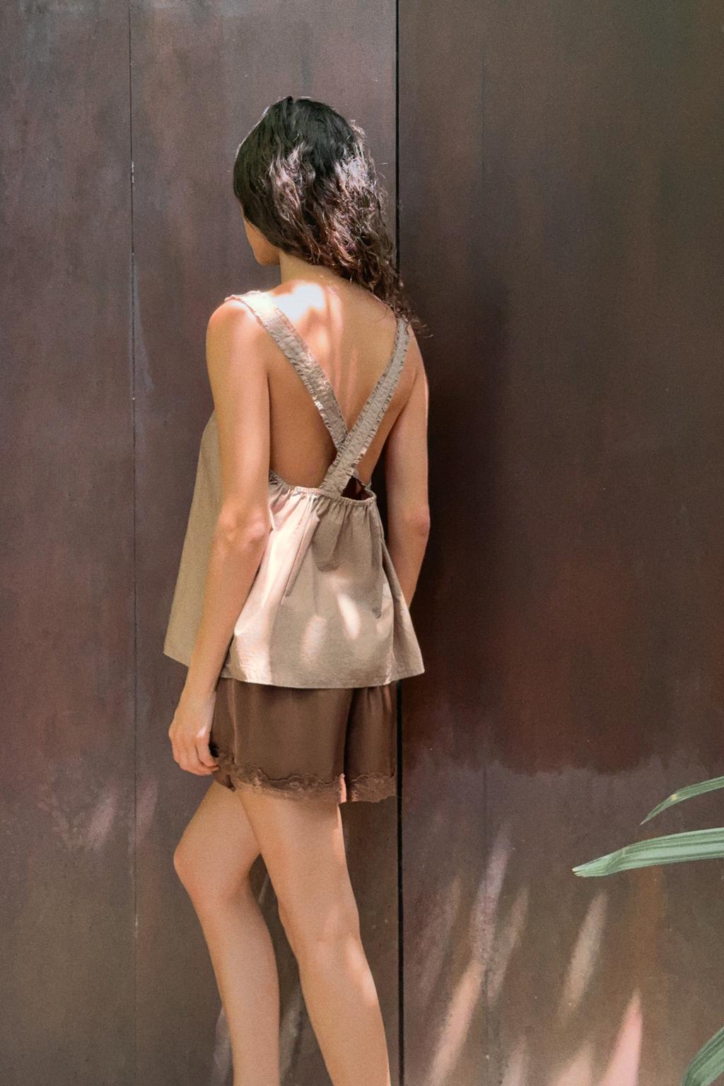 ТОП ИЗ ПОПЛИНА НА БРЕТЕЛЯХ