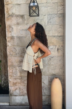 Топ из газа с вышивкой