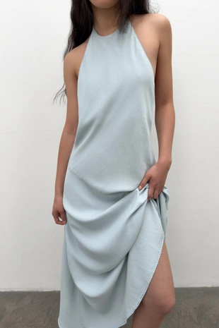 Свободное платье с горловиной халтер- Заказать в России