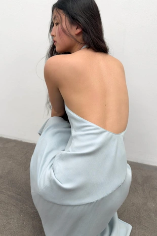 Свободное платье с горловиной халтер- Заказать в России