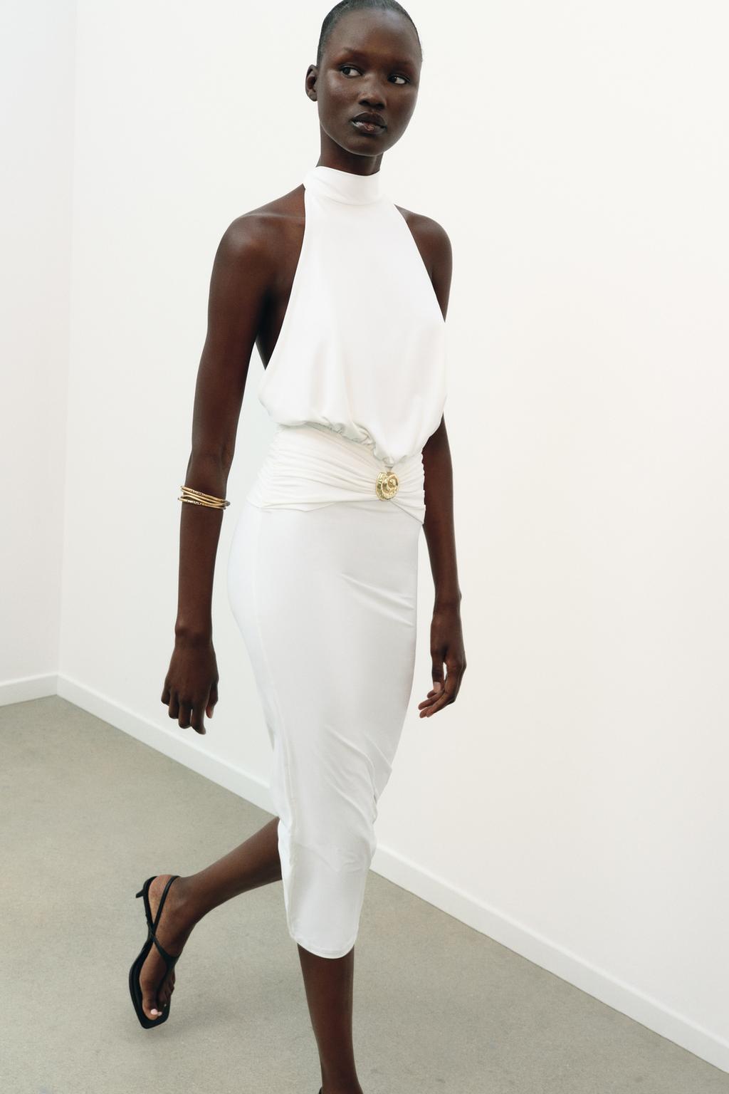 ПЛАТЬЕ ХАЛТЕР СО СБОРКАМИ