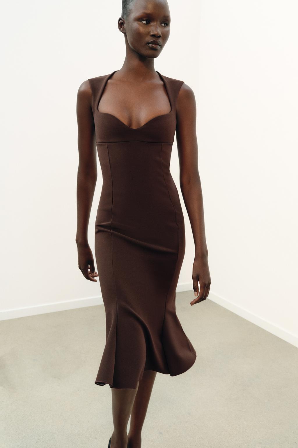 ПЛАТЬЕ С ВЫРЕЗОМ СЕРДЕЧКОМ