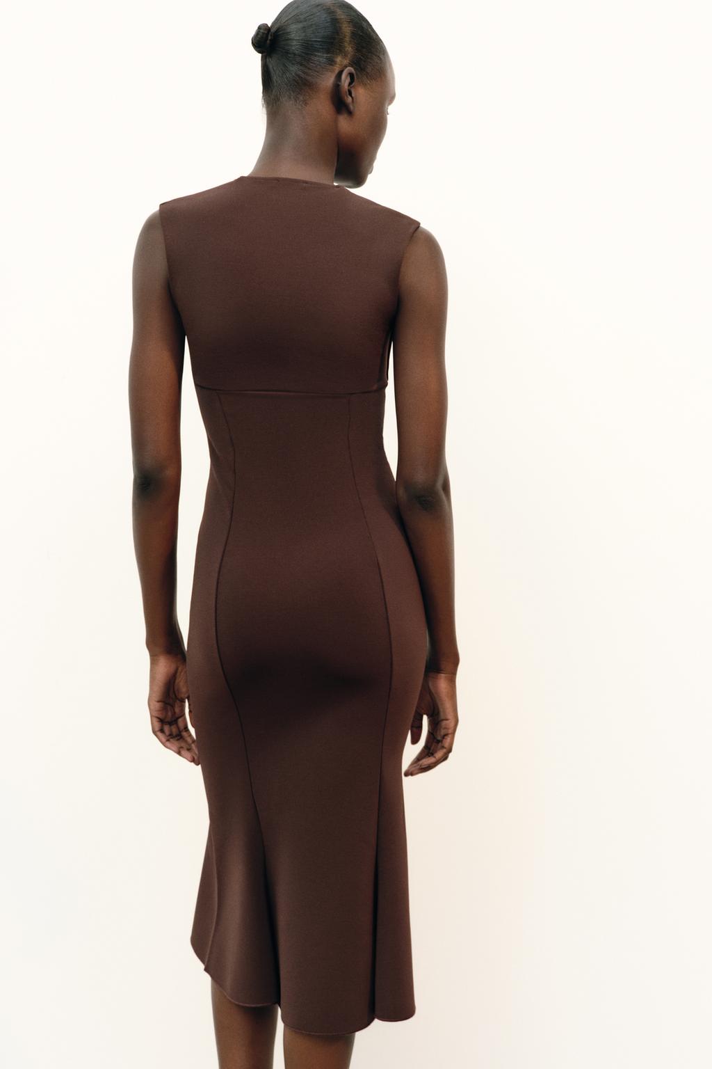 ПЛАТЬЕ С ВЫРЕЗОМ СЕРДЕЧКОМ