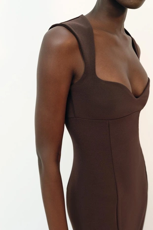 Платье с вырезом сердечком