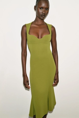 Платье с вырезом сердечком- Заказать в России