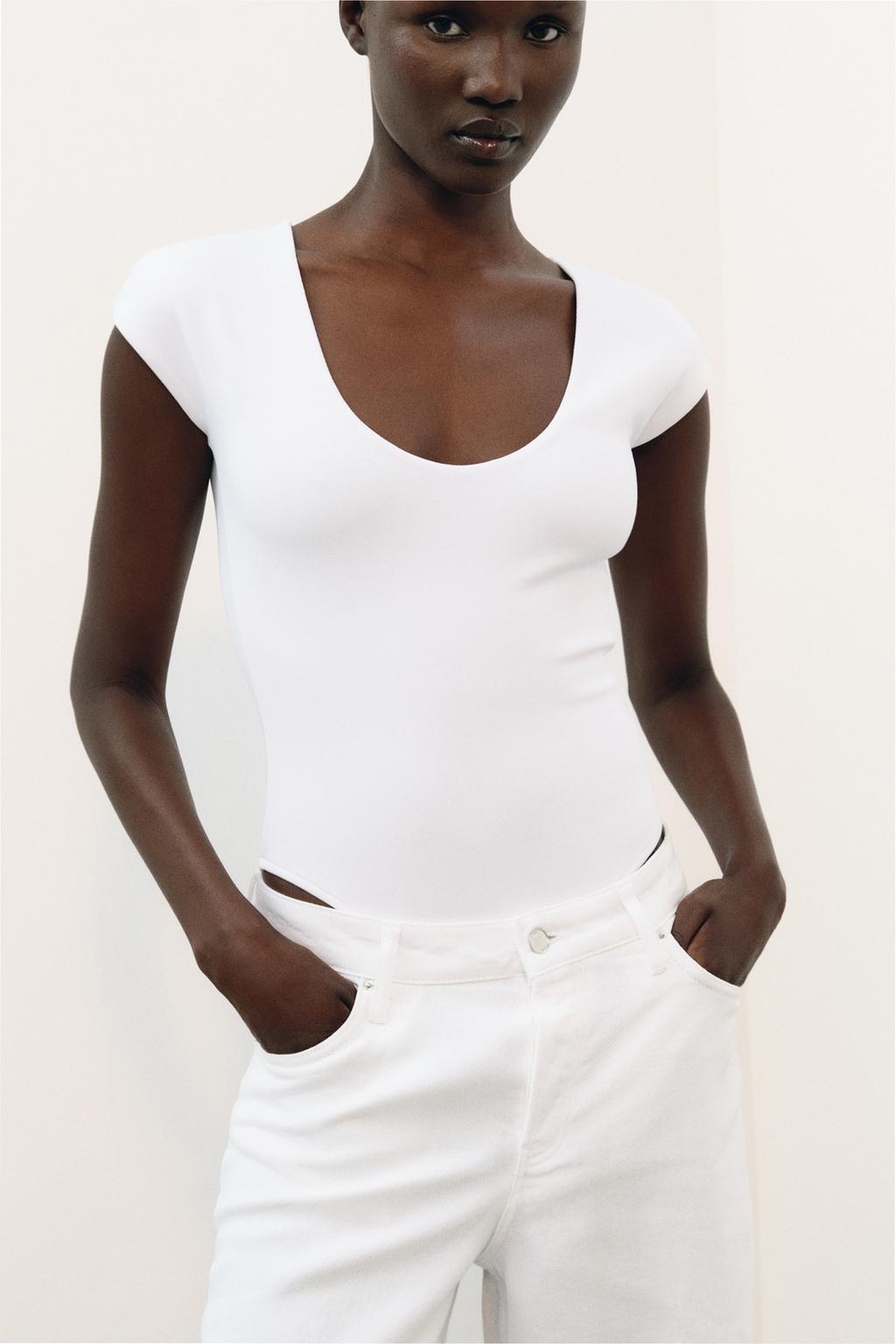 БОДИ С КРУГЛЫМ ВЫРЕЗОМ