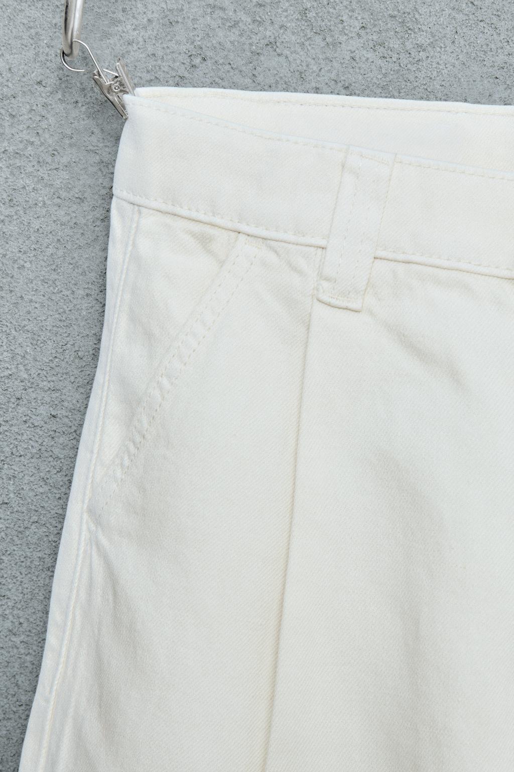 ДЖИНСОВЫЕ ШОРТЫ С ЗАЩИПАМИ ИЗ ХЛОПКА И ЛЬНА STORIESZ