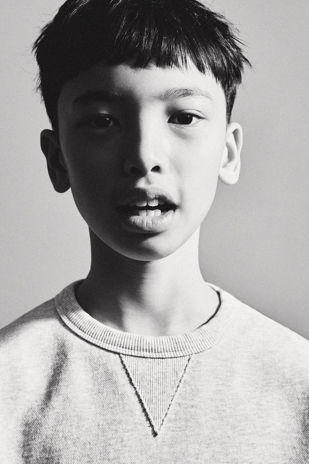 STORIESZ - ТОЛСТОВКА С КРУГЛЫМ ВЫРЕЗОМ