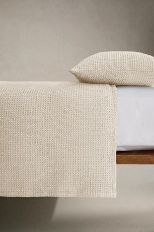 Покрывало из мелкого вафельного вязания- Заказать в России