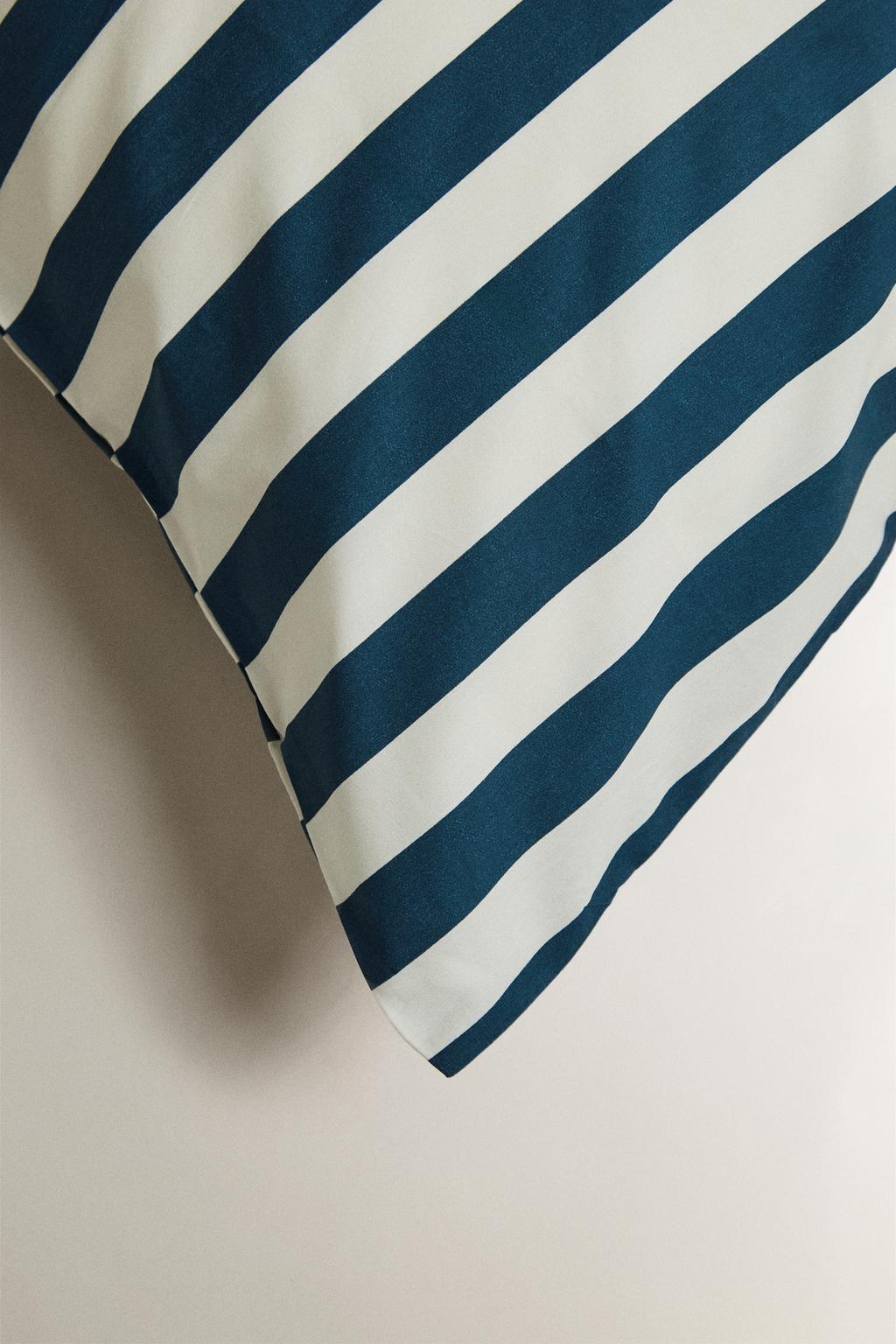 Детский наволочка в полоску x the animals observatory