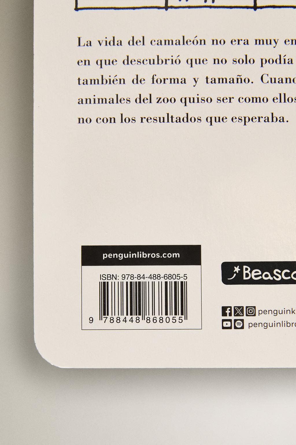 Детская книга the mixed-up chameleon (на испанском)