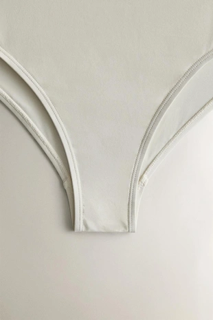 Пляжный купальник с контрастной полосой- Заказать в России