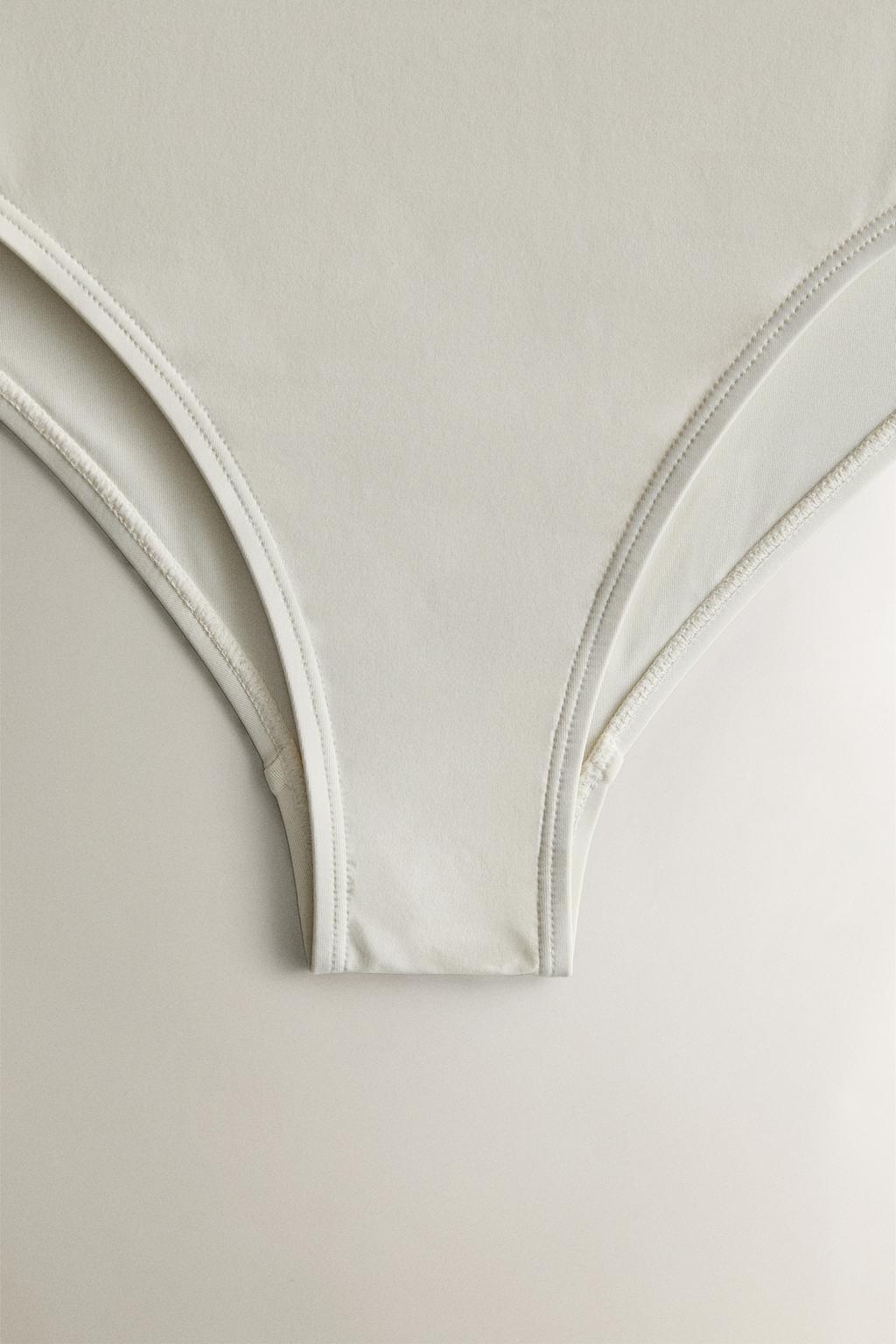 Пляжный купальник с контрастной полосой