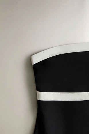 Пляжный купальник с контрастной полоской