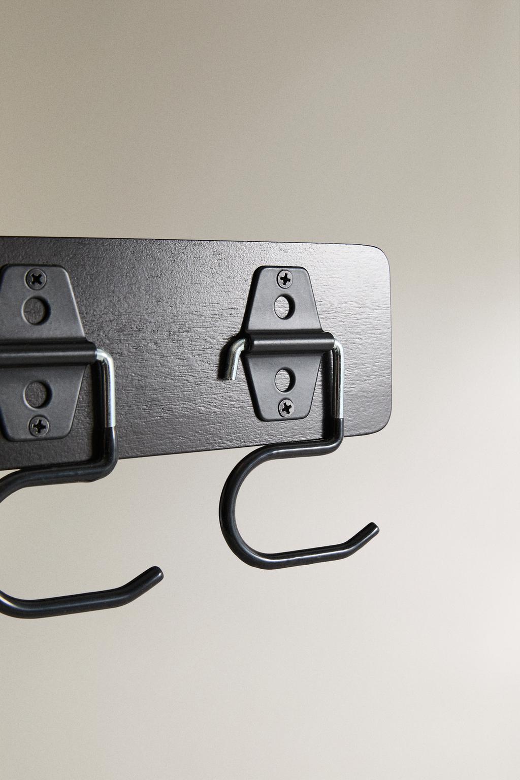 Настенная вешалка с крючками из силикона