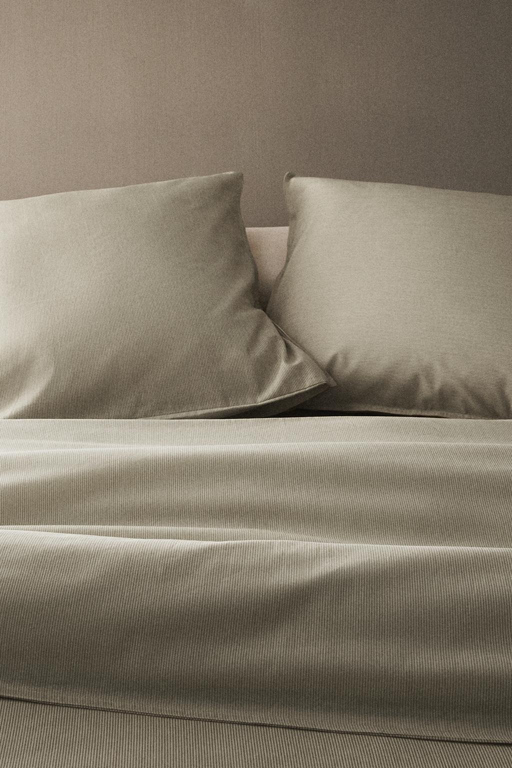 Двусторонний покрывало в полоску