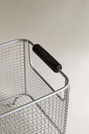 Металлическая корзина с сетчатыми стенками- Заказать в России