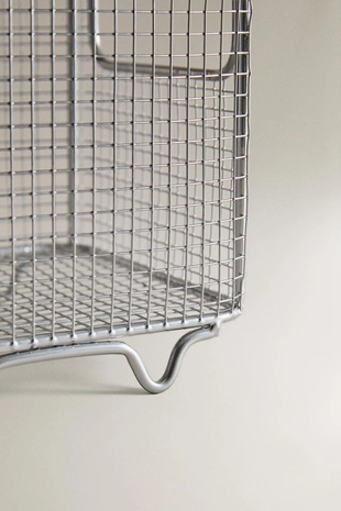 Металлическая корзина с сетчатыми стенками- Заказать в России