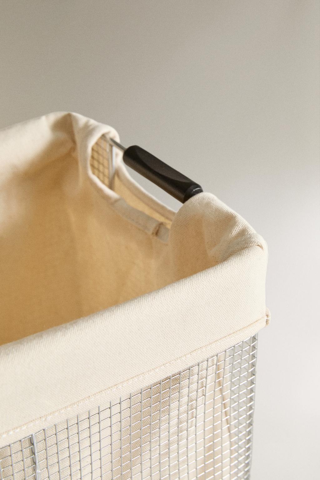 Металлическая корзина для белья