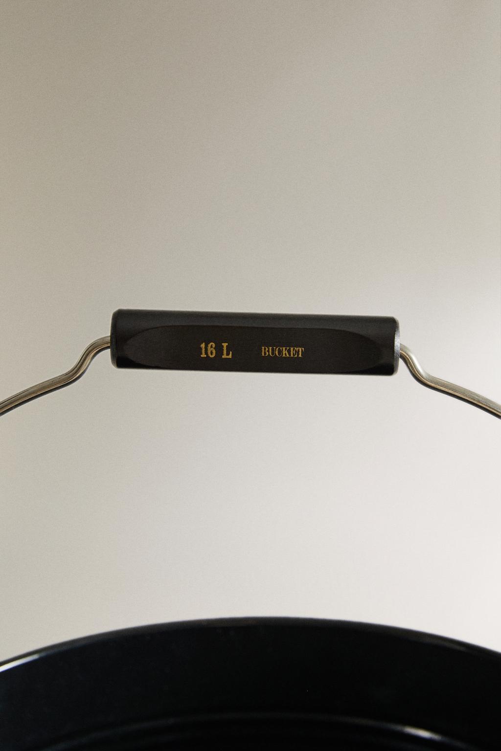 Металлическая ведроформа