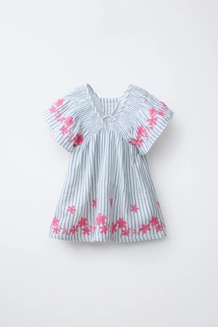 Платье в полоску с вышитыми цветами- Заказать в России