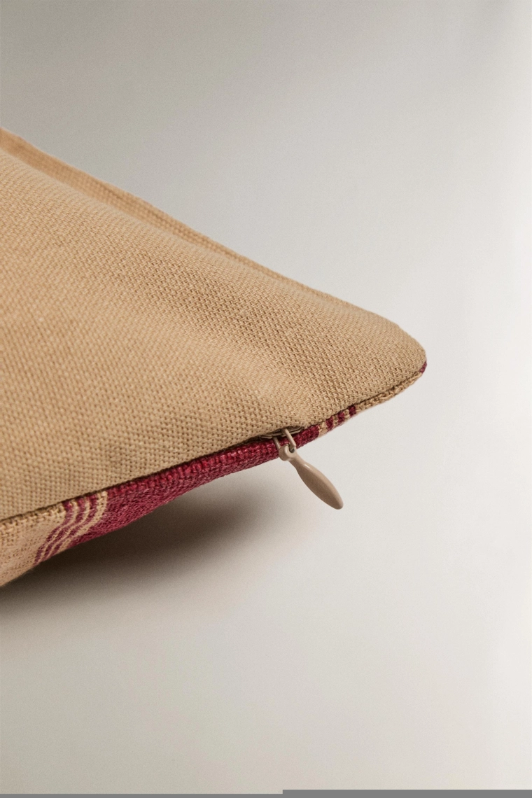 Чехол подушки с полосками