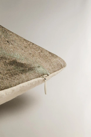 Чехол для декоративной подушки с цветочным узором- Заказать в России