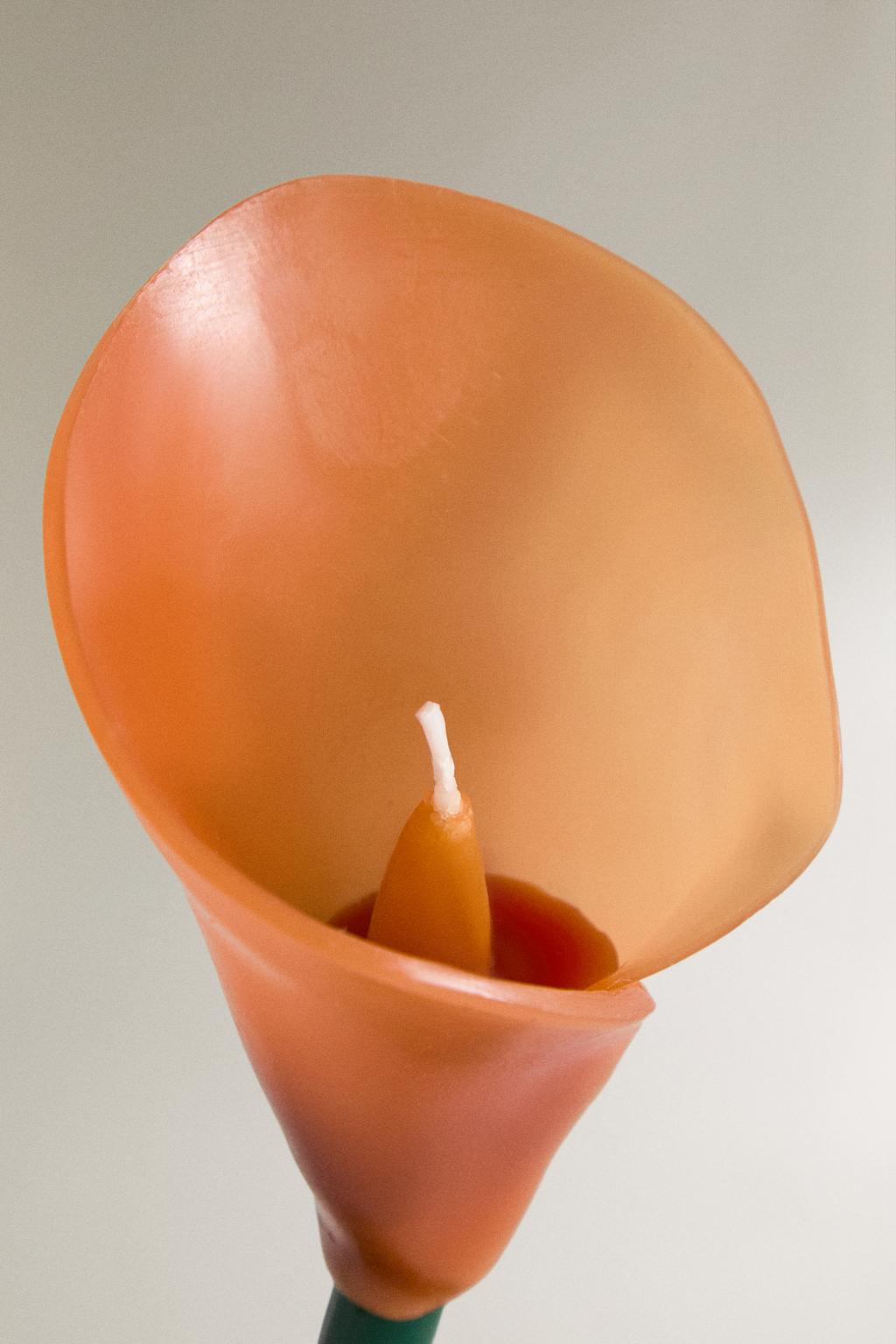 Декоративная цветочная свеча