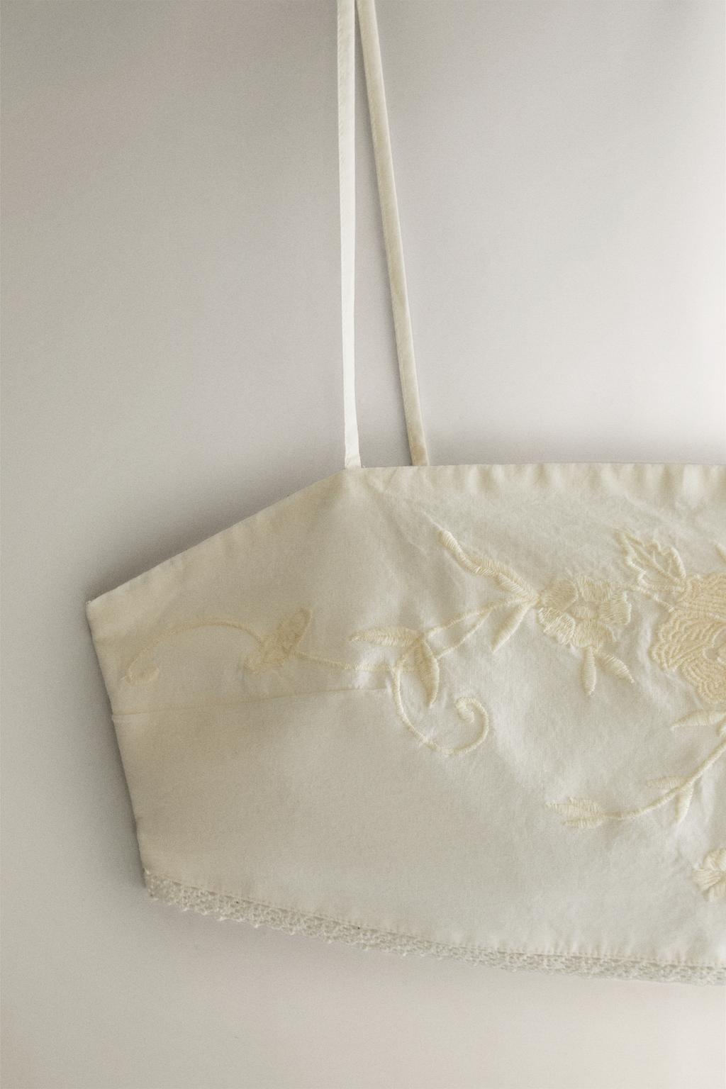 Топ с вышивкой