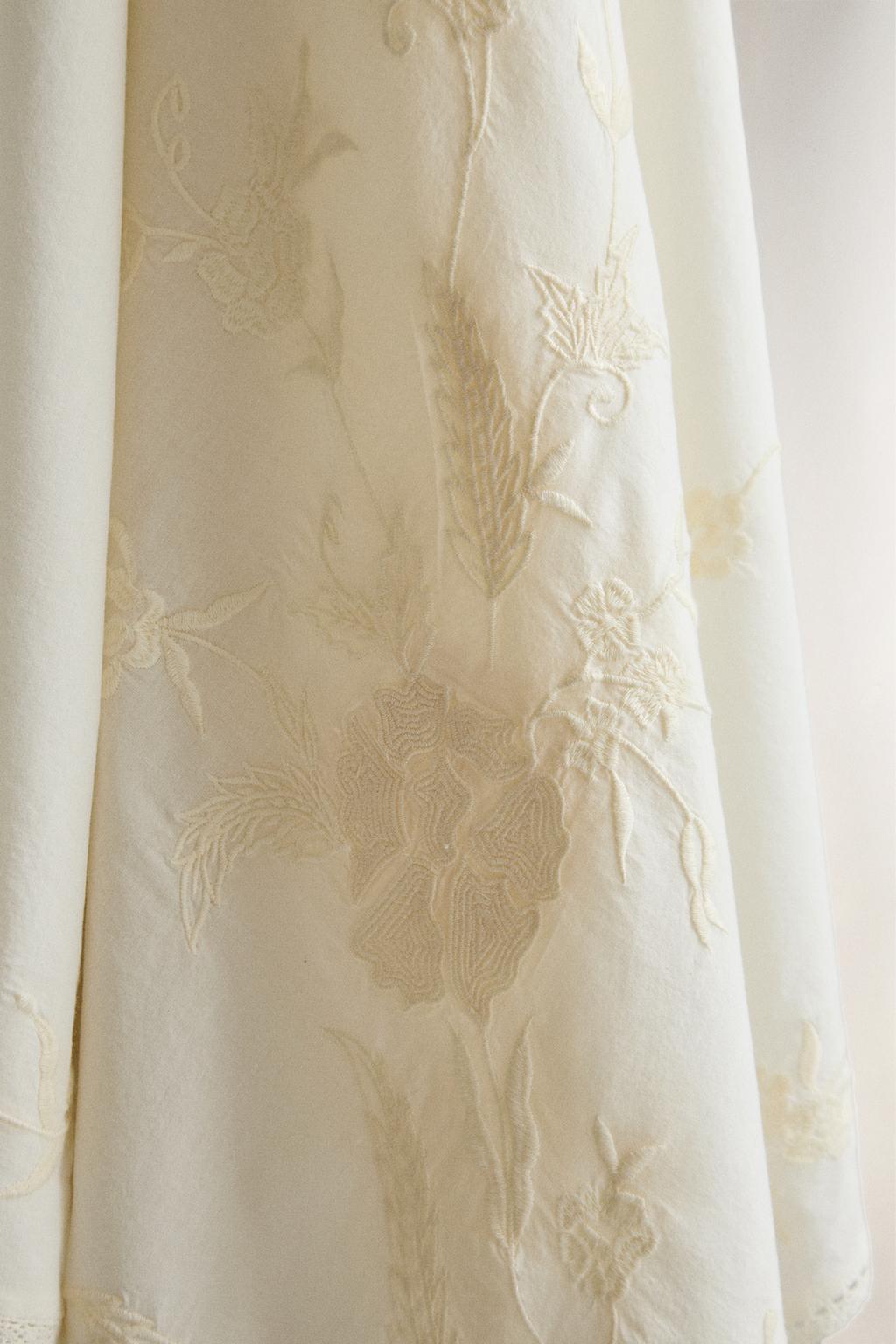 Юбка с вышивкой