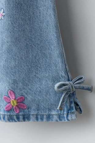 Джинсовое платье с вышивкой- Заказать в России