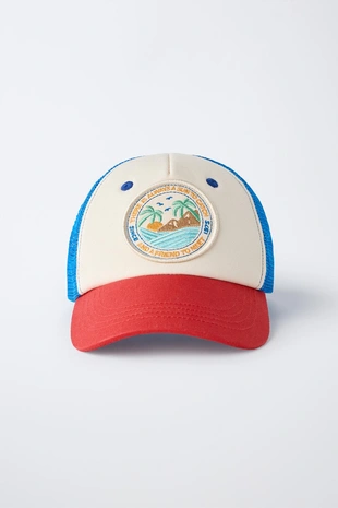 Кепка с нашивкой и сеткой- Заказать в России