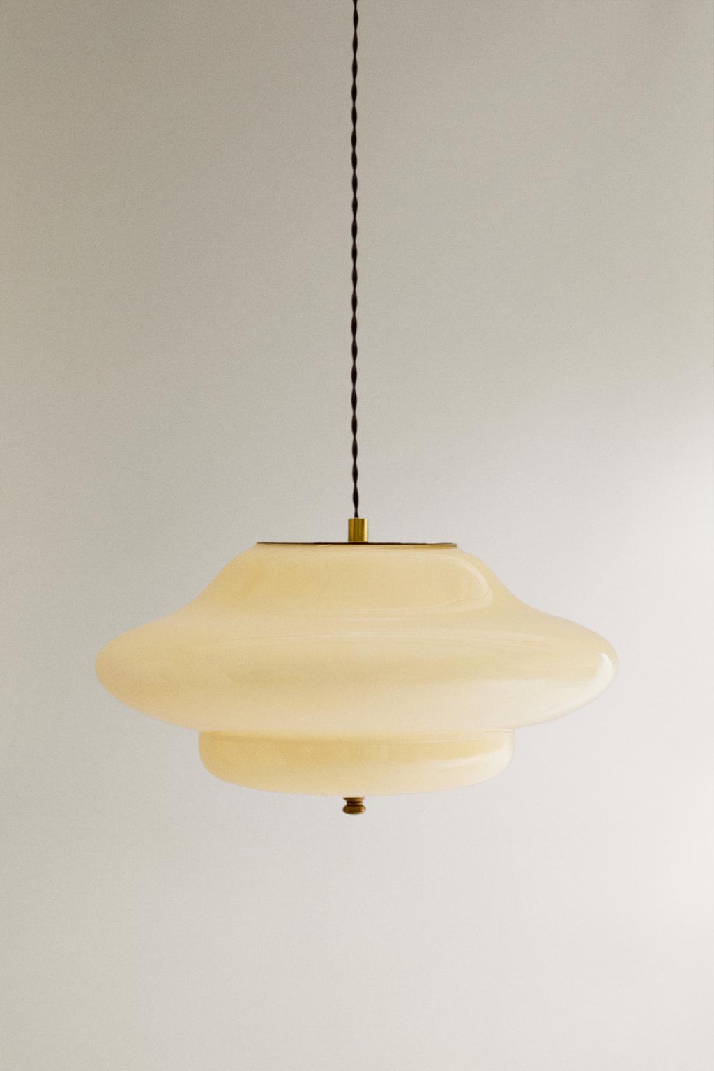 Потолочный светильник с крупным опалитом