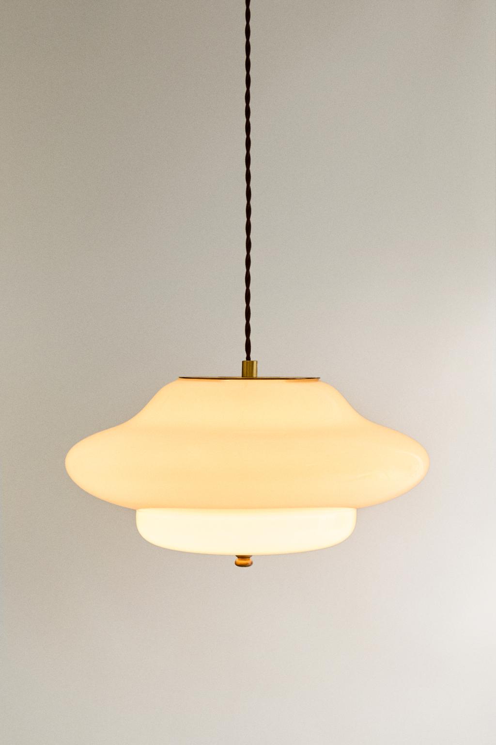 Потолочный светильник с крупным опалитом