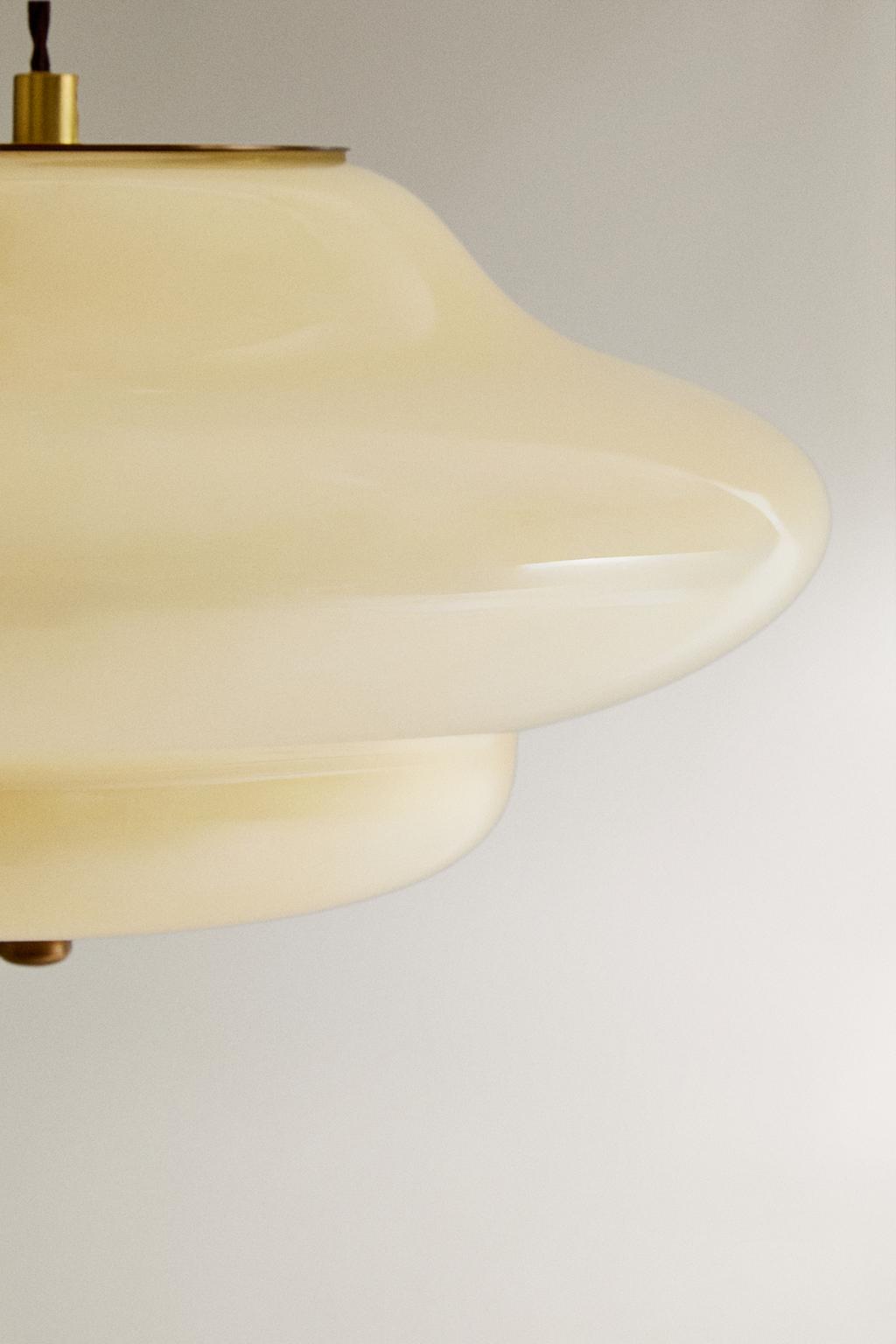 Потолочный светильник с крупным опалитом