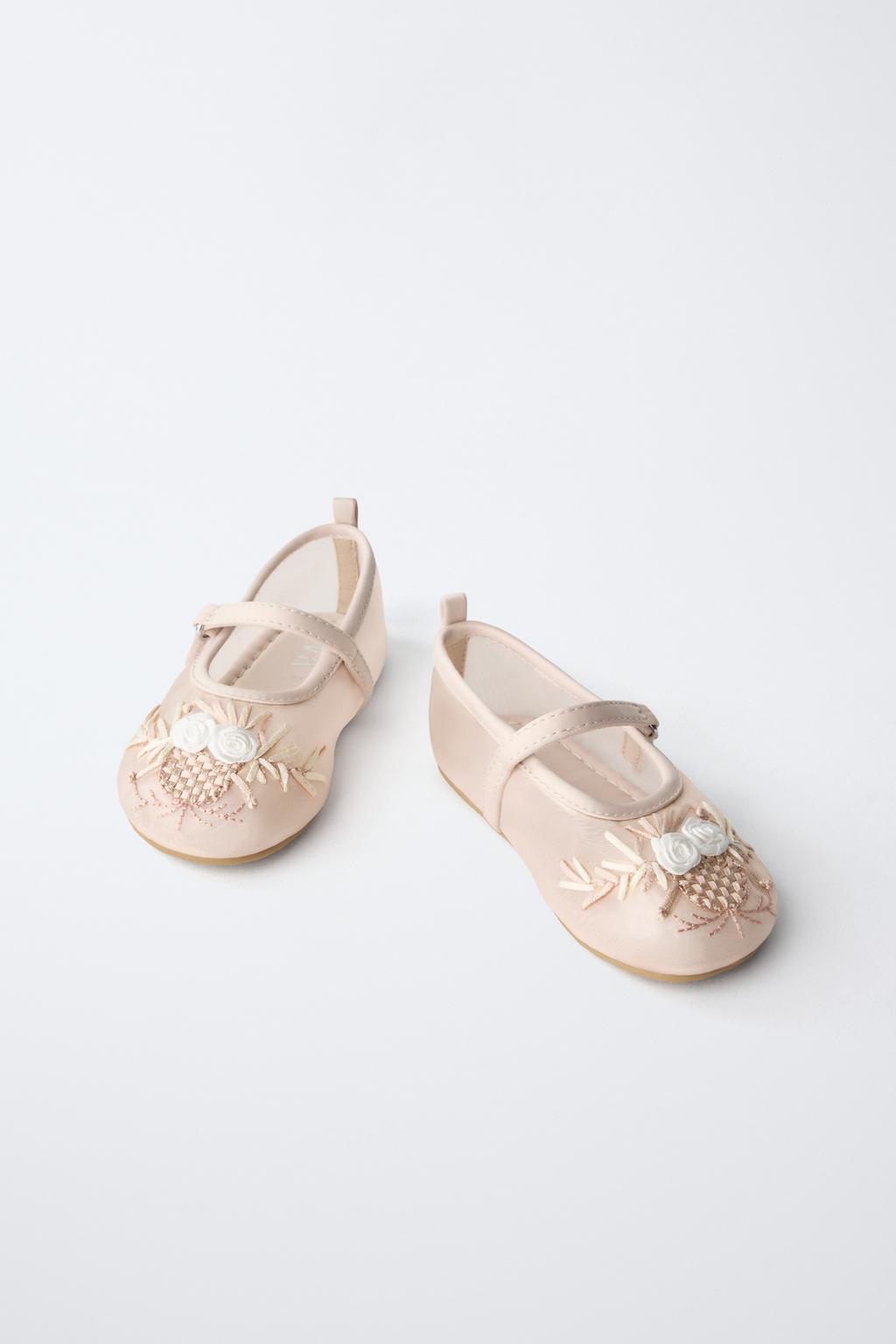 Туфли на ленте с цветами из органзы