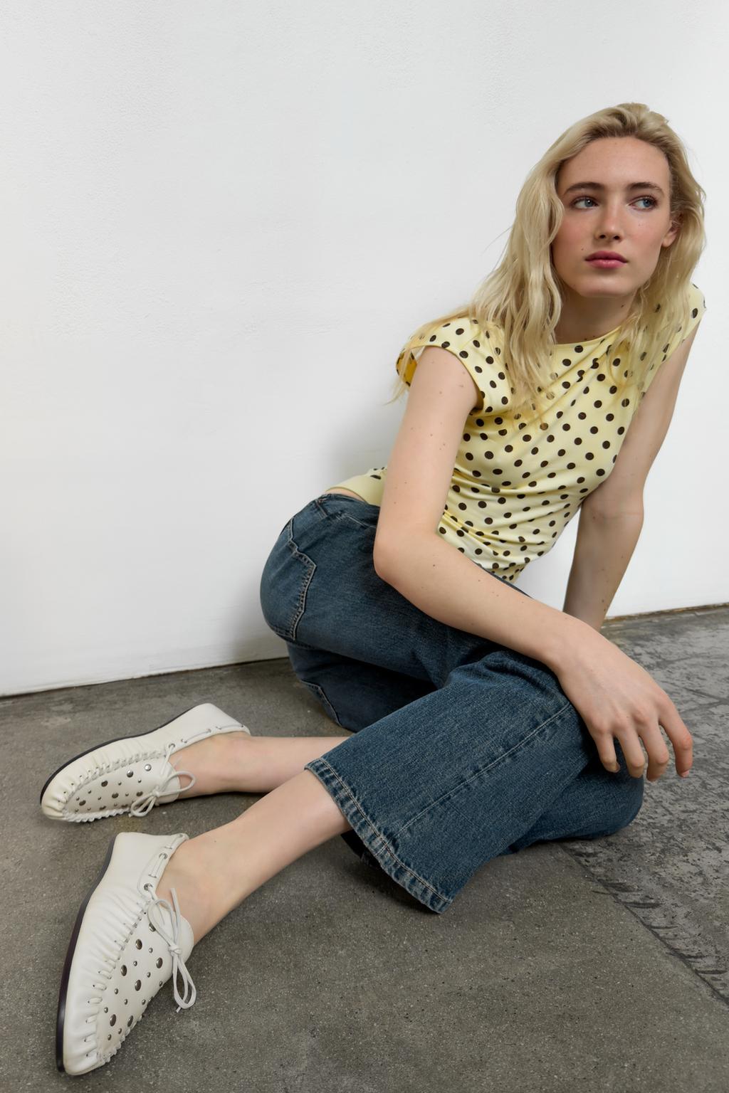 КОЖАНЫЕ ЛОФЕРЫ С ЗАКЛЕПКАМИ